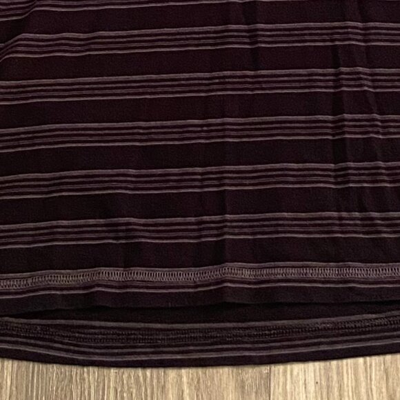 GUESS V Neck Long Sleeve Black and Gray Striped Shirt Men's Size Large - Picture 7 of 8